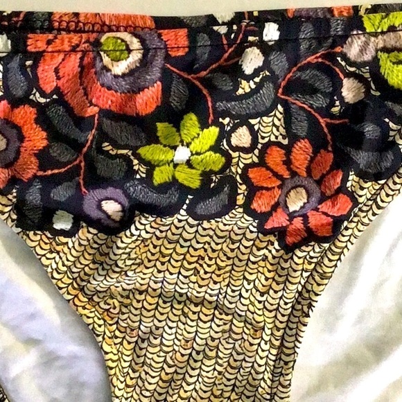 Jets By Jessika Allen Evening Star Print Bikini Set Size M - Picture 5 of 14